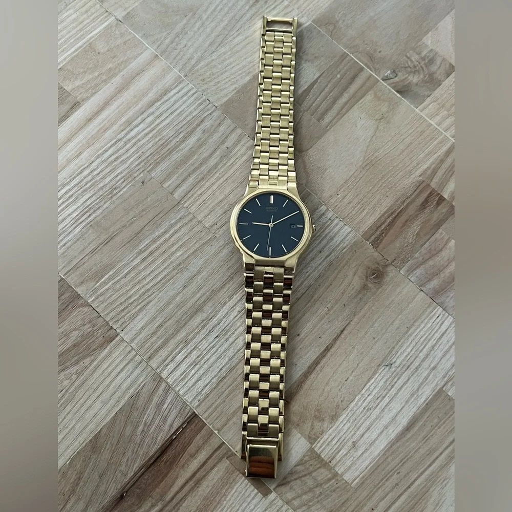 Seiko Rare Vintage Men’s Watch Gold-Tone Weave Bracelet Black Dial Date
